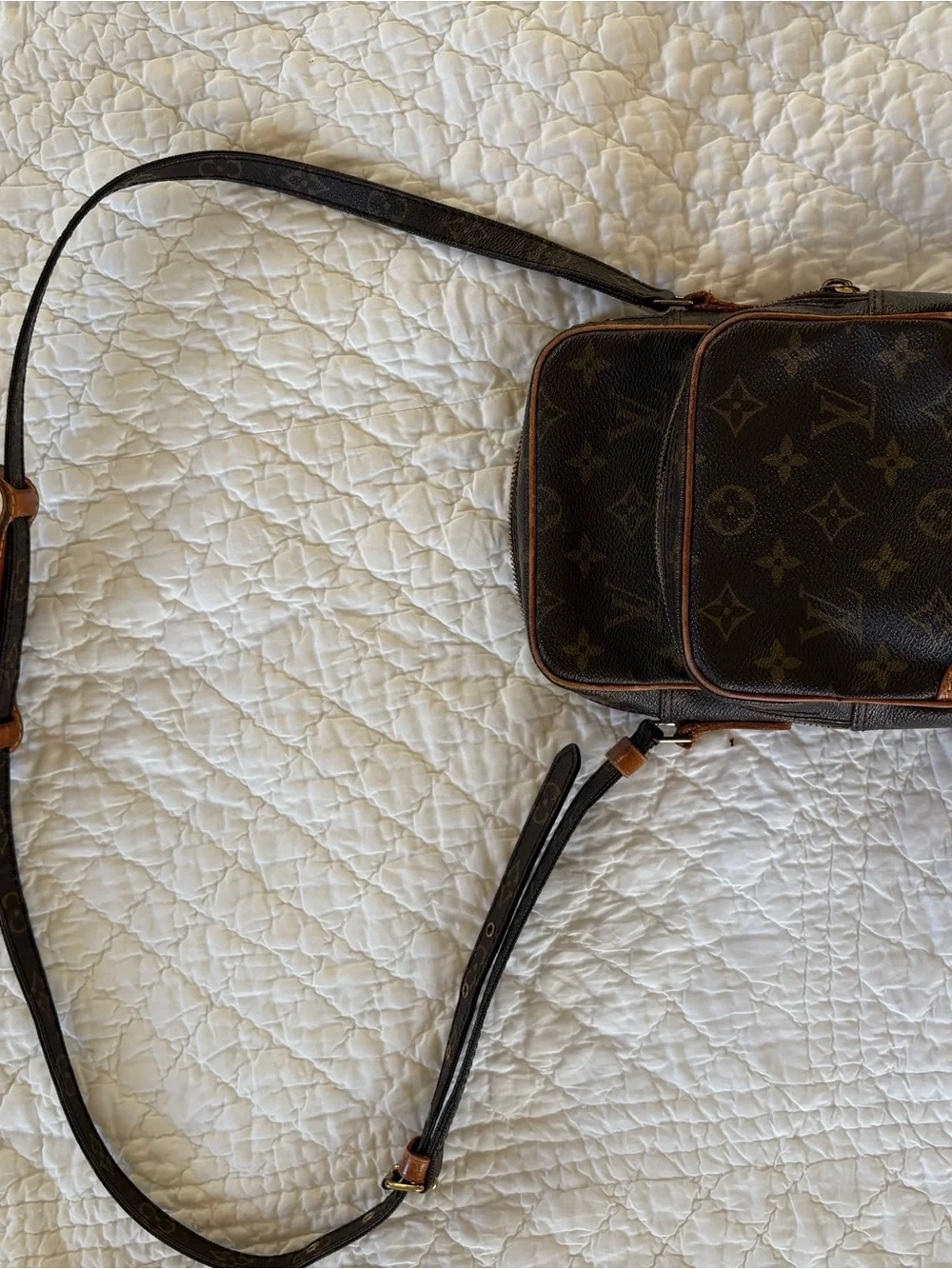 Louis Vuitton compact vintage